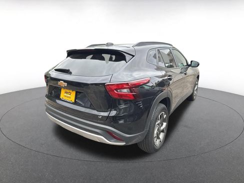 Used 2025 Chevrolet Trax LT FWD image 7