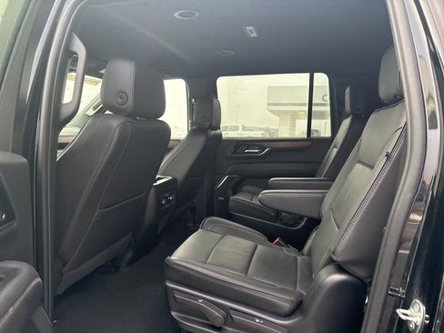 Used 2025 GMC Yukon XL Denali image 12