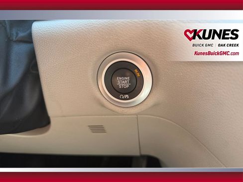 Used 2023 Chrysler Pacifica Touring-L FWD image 31