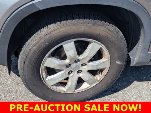 Used 2011 Kia Sorento LX image 5