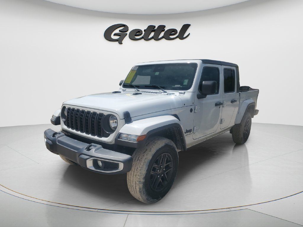 Used 2024 Jeep Gladiator Sport AWD/4WD image 1