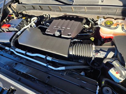 Used 2022 GMC Sierra 1500 SLE image 16