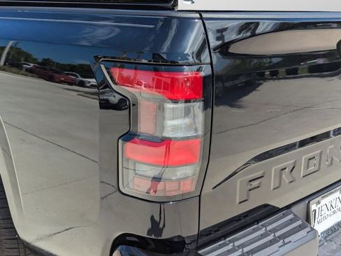 Used 2025 Nissan Frontier SV RWD image 35