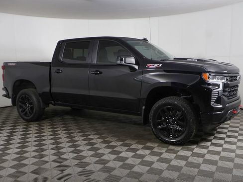 Used 2025 Chevrolet Silverado 1500 LT Trail Boss w/ Convenience Package II AWD/4WD image 14