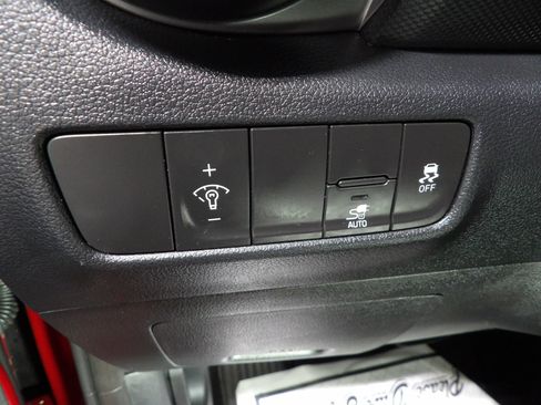 Used 2023 Hyundai Kona SE FWD image 25