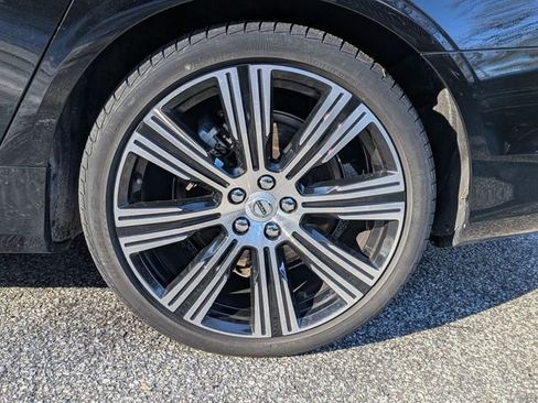 Certified 2023 Volvo S90 B6 Plus image 30