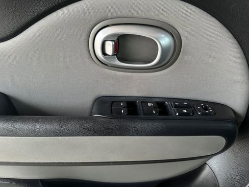 Used 2015 Kia Soul FWD image 12