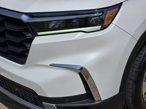 Used 2025 Honda Pilot EX-L image 9