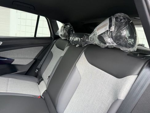 New 2026 Volkswagen ID.4 Pro RWD image 17