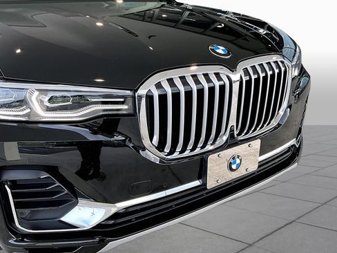 Used 2022 BMW X7 xDrive40i w/ Parking Assistance Package AWD/4WD image 29