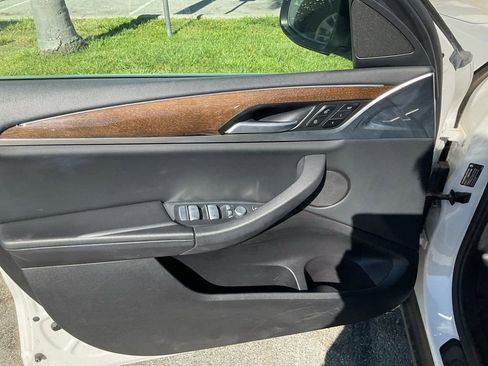 Used 2023 BMW X4 xDrive30i image 11