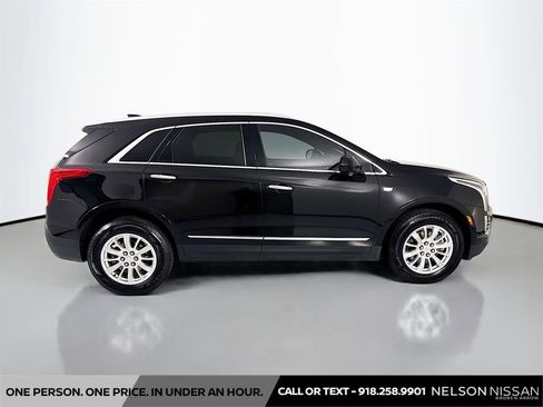 Used 2017 Cadillac XT5 FWD image 4