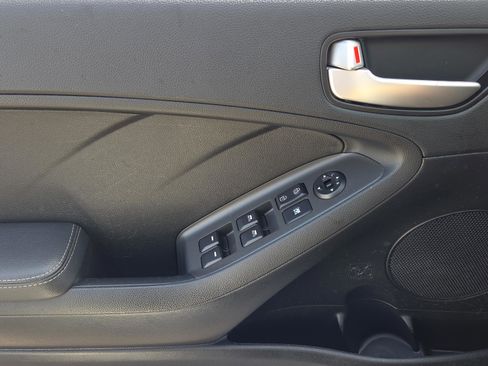 Used 2017 Kia Forte LX image 17