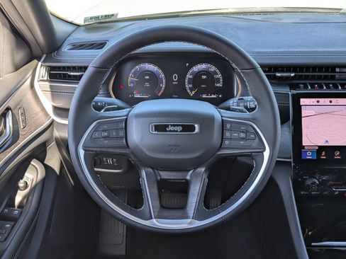 New 2025 Jeep Grand Cherokee Limited w/ Black Appearance Package RWD image 22