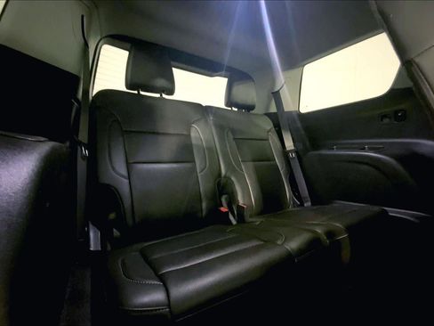 Used 2023 GMC Acadia SLT image 24