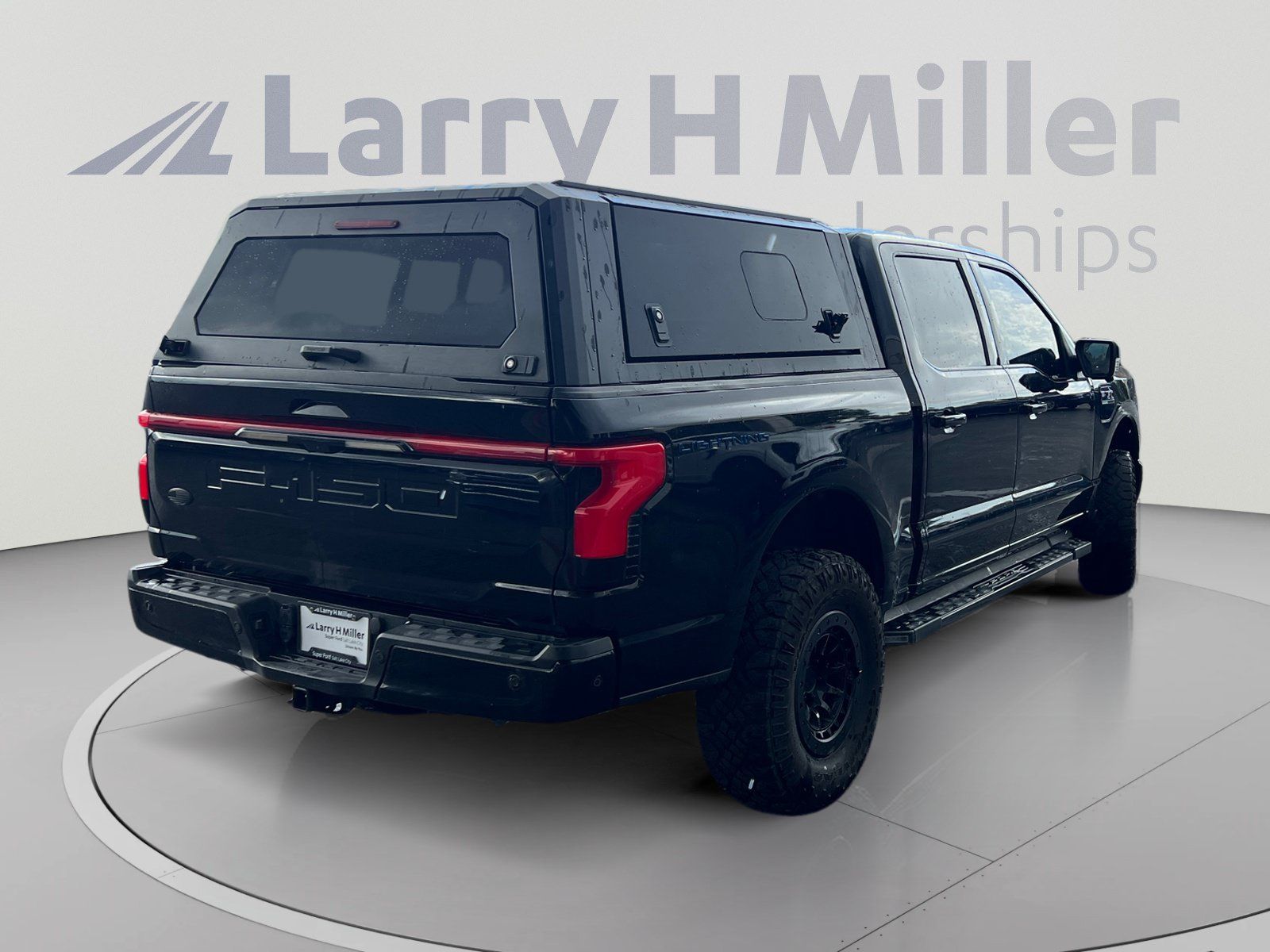 Used 2022 Ford F150 Lightning Lariat w/ Tow Technology Package AWD/4WD image 5
