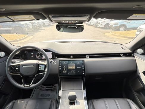 Used 2025 Land Rover Range Rover Evoque Dynamic SE image 19