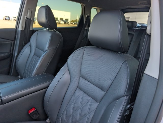 Used 2024 Nissan Rogue Platinum FWD image 10