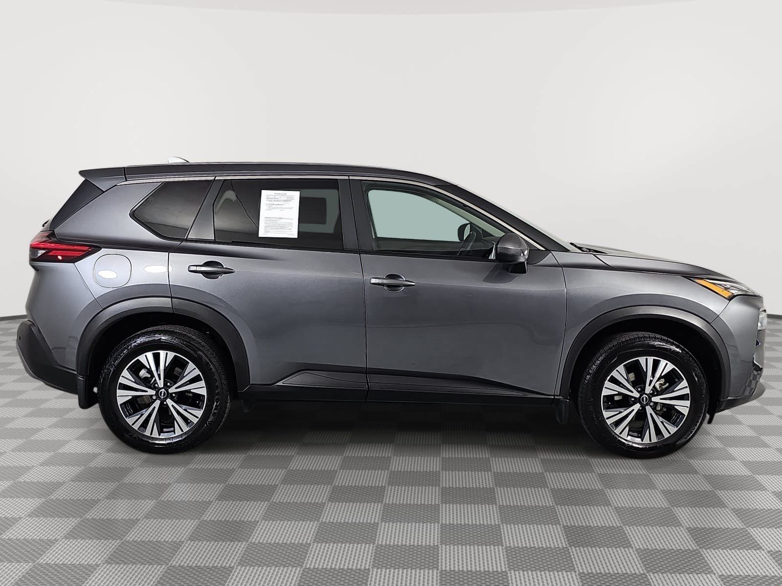 Used 2023 Nissan Rogue SV FWD image 9