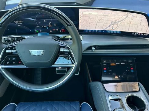 Used 2026 Cadillac Vistiq Premium Luxury w/ LPO, Floor Liner Package AWD/4WD image 14