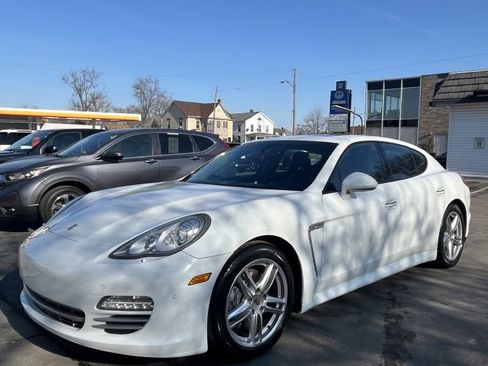 Used 2013 Porsche Panamera 4 Platinum Edition image 2