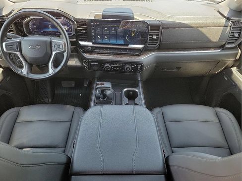 Used 2025 Chevrolet Silverado 1500 LT Trail Boss w/ Convenience Package II AWD/4WD image 11
