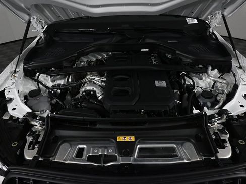 Used 2025 Mercedes-Benz GLC 43 AMG 4MATIC image 32