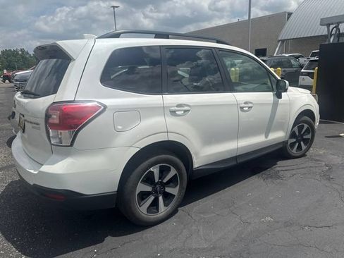 Used 2017 Subaru Forester 2.5i Premium w/ All-Weather Package AWD/4WD image 2