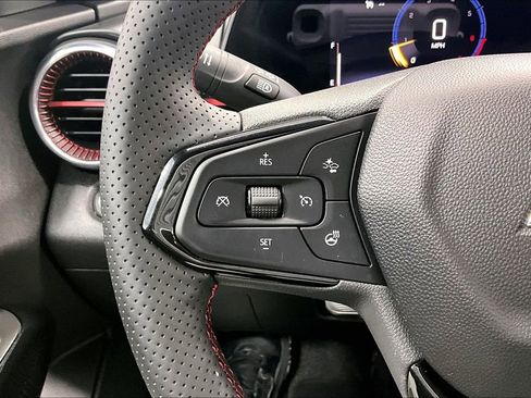 Used 2025 Chevrolet Trax RS w/ Driver Confidence Package FWD image 19