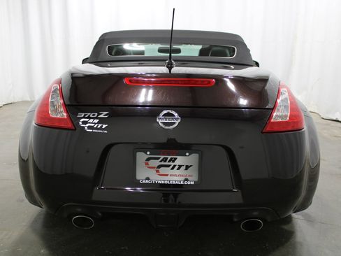 Used 2012 Nissan 370Z Roadster RWD image 7