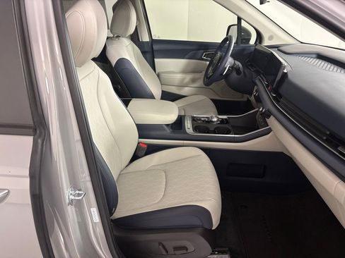 New 2026 Kia Carnival EX FWD image 48