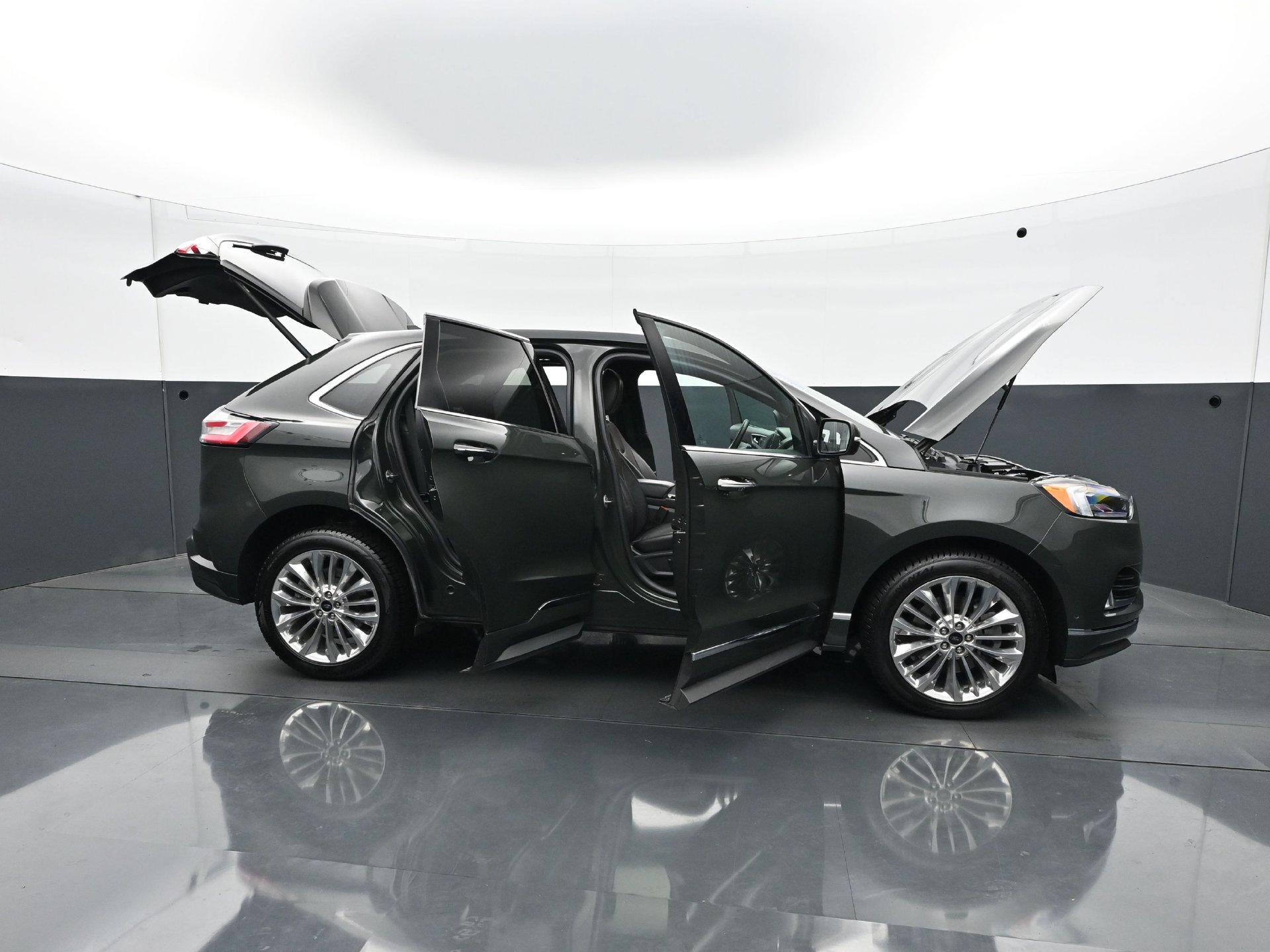 Used 2022 Ford Edge Titanium w/ Equipment Group 301A AWD/4WD image 38