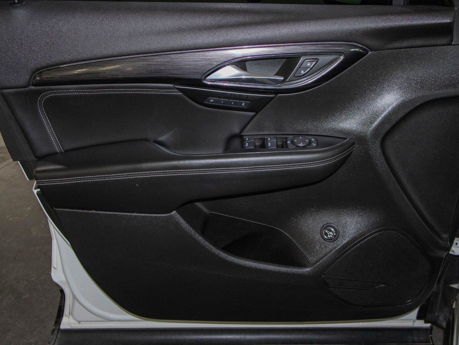 Used 2023 Buick Envision Essence w/ Sport Touring Package FWD image 10