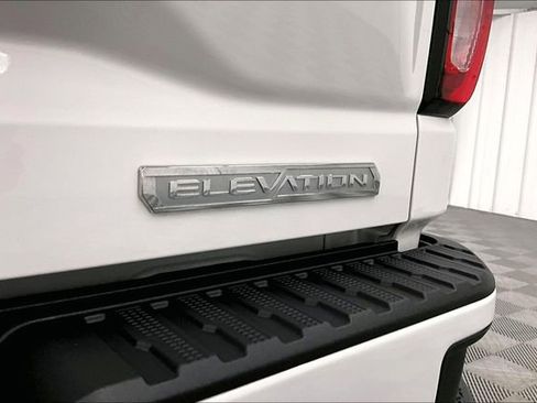 Used 2024 GMC Sierra 1500 Elevation w/ Elevation Premium Package AWD/4WD image 9