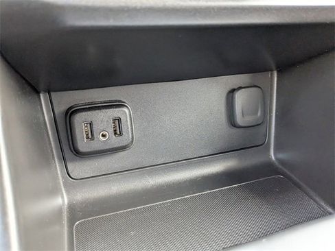 Used 2022 Chevrolet Colorado LT w/ LT Convenience Package image 23