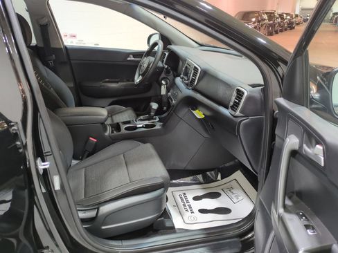 Used 2018 Kia Sportage LX AWD/4WD image 9