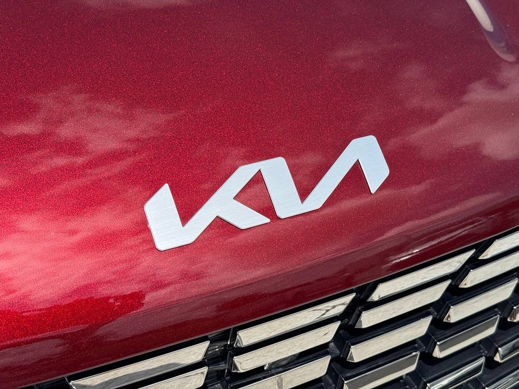 Used 2023 Kia Carnival SX Prestige FWD image 9