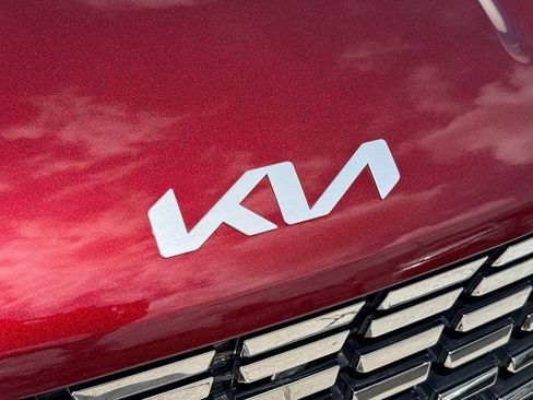 Used 2023 Kia Carnival SX Prestige FWD image 9
