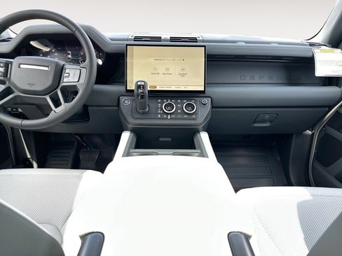 New 2026 Land Rover Defender 110 X-Dynamic SE AWD/4WD image 11