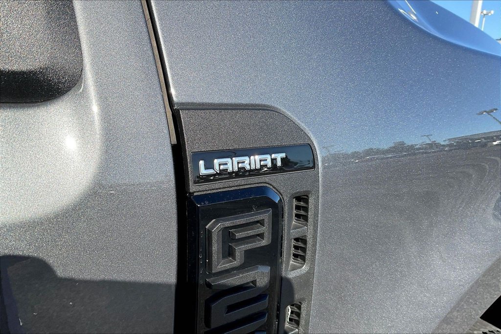 Used 2024 Ford F250 Lariat w/ Lariat Ultimate Package AWD/4WD image 28