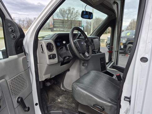 Used 2021 Ford E-350 and Econoline 350 Super Duty w/ Shuttle Bus Prep Package image 9