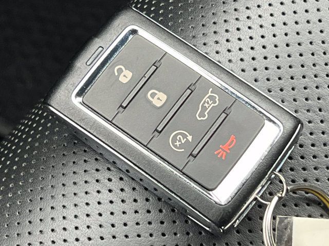 Used 2023 Jeep Grand Cherokee Summit AWD/4WD image 14