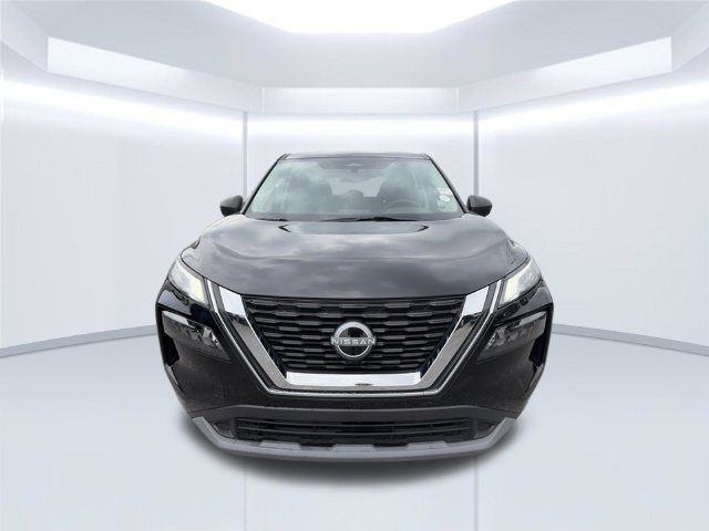 Used 2023 Nissan Rogue S FWD image 2
