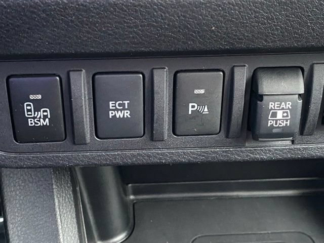 Used 2021 Toyota Tacoma TRD Off-Road w/ Technology Package AWD/4WD image 22