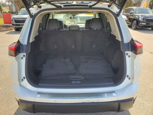 Certified 2024 Nissan Rogue SV w/ SV Premium Package image 10