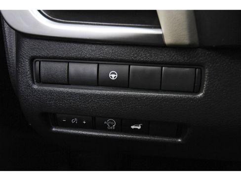 Used 2023 Nissan Rogue SV w/ SV Premium B Package image 24