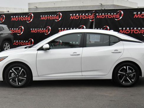 Used 2024 Nissan Sentra SV image 4