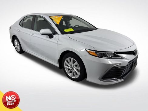 Used 2023 Toyota Camry LE AWD/4WD image 1