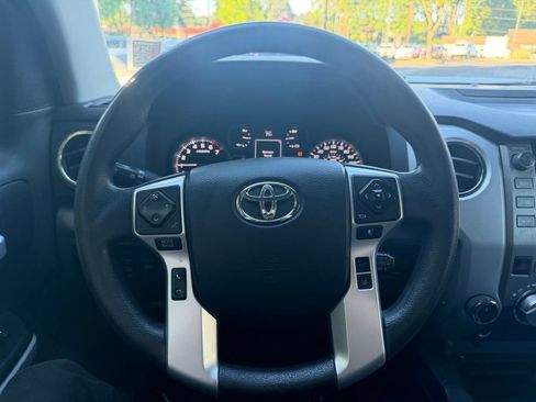 Used 2018 Toyota Tundra SR5 w/ SR5 Upgrade Package AWD/4WD image 16