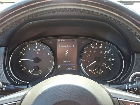 Used 2020 Nissan Rogue SV image 13